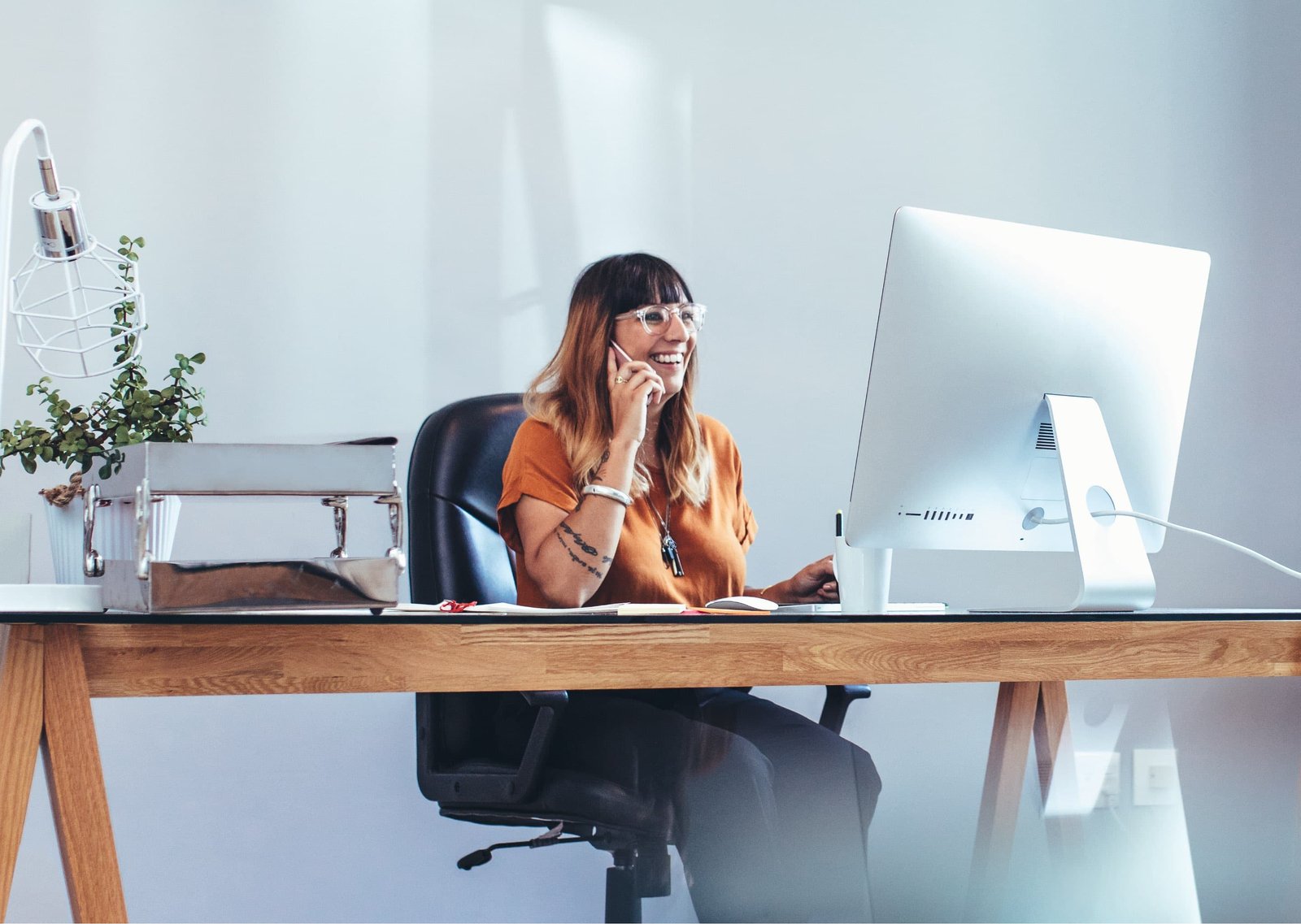 Guide to creating a sales funnel that converts leads into customers.